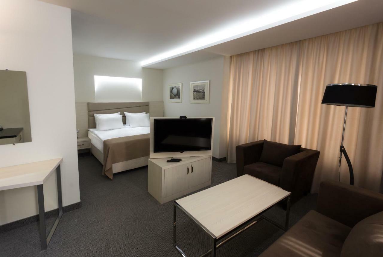 President Hotel by Hrazdan Hotel CJSC Jerevan Exteriér fotografie
